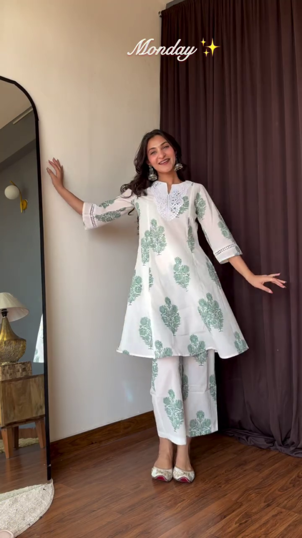 Buy  Women's Printed Crepe Straight Printed Kurta - Image 5