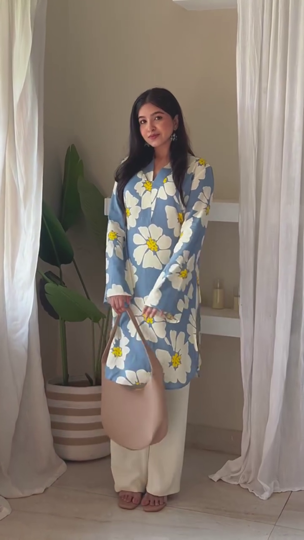 Women Printed  Kurta With Pant Set - Image 3
