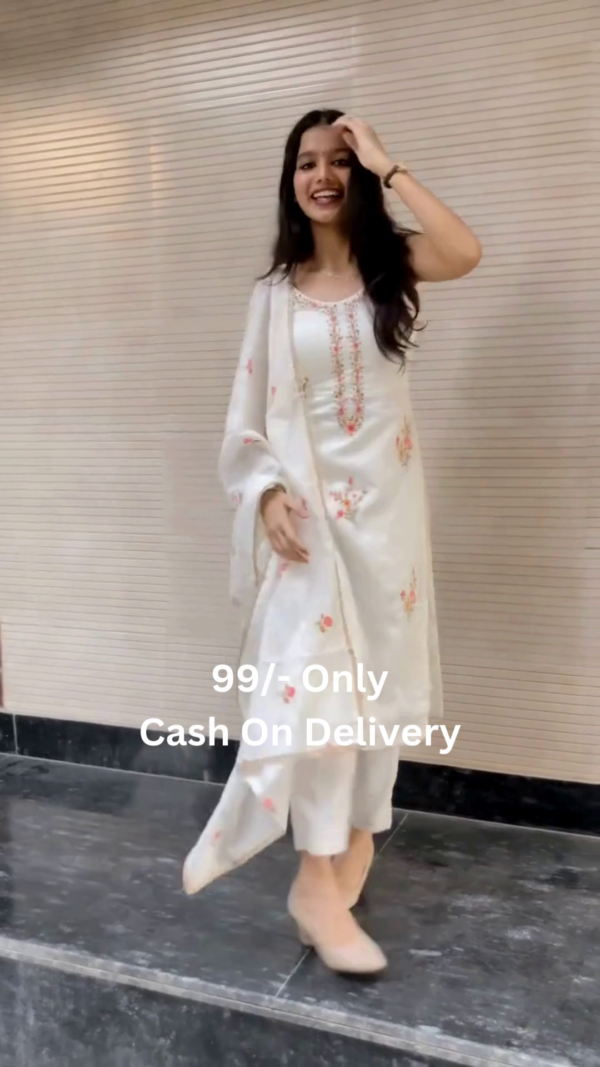 Women’s Off-White Cotton Embroidered Straight Kurta Set - Image 6